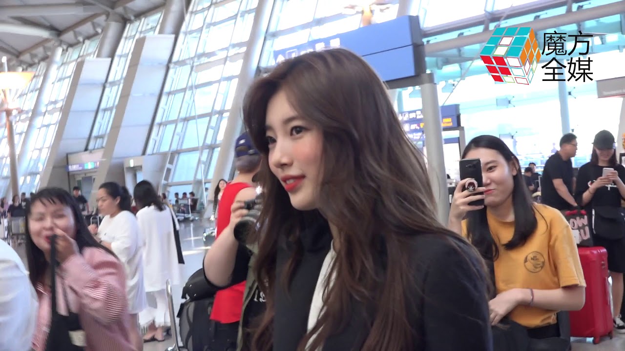 2018-07-19 秀智靓麗現身機場 人氣超高遭圍堵