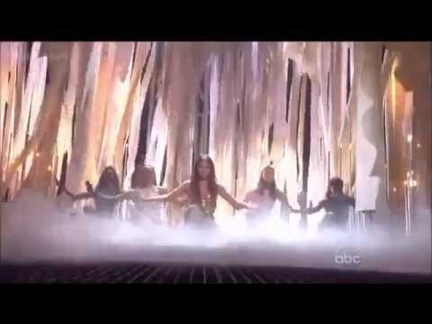 selena-gomez-come-&-get-it---(performance-on-billboard-music-awards-2013)