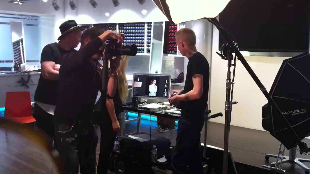 ARTIST SESSION: Ashley Stone on set