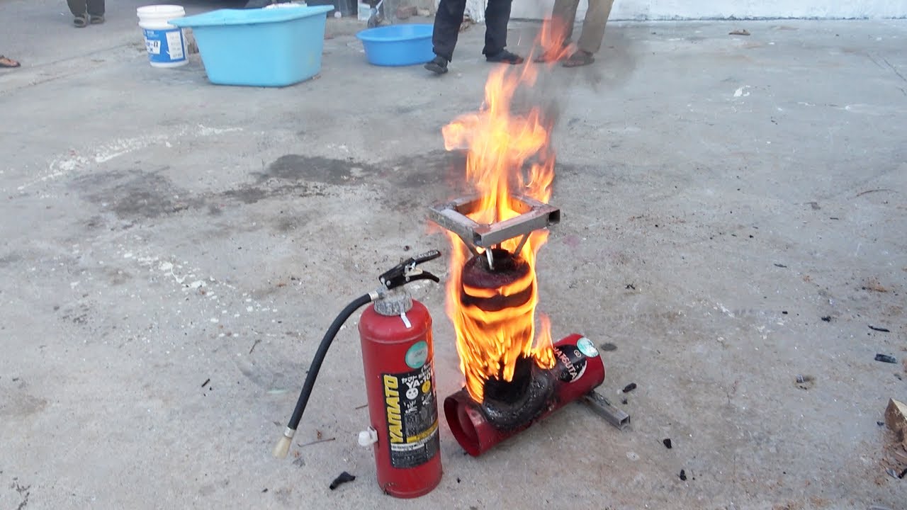 消火器ロケットストーブが大炎上しました