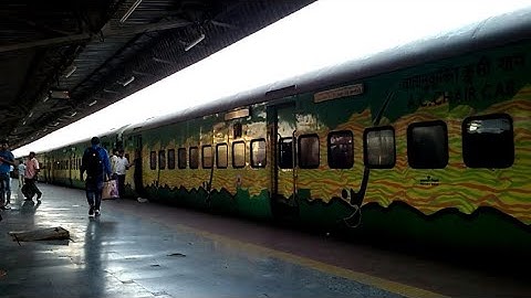 12250 Yuva Express || Anand Vihar (T) - Howrah !!!