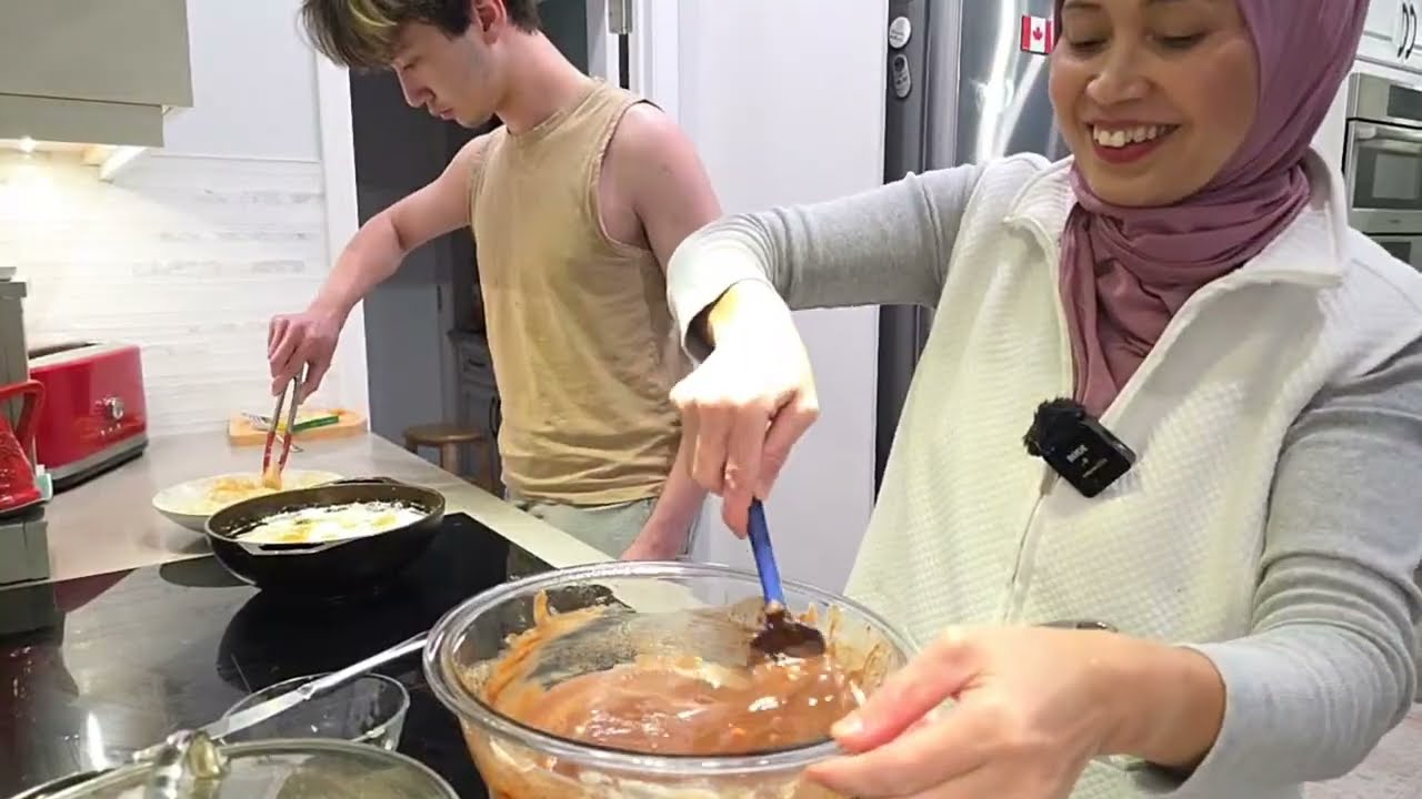 Masak Ikan  & Sambil Baking Kue .
