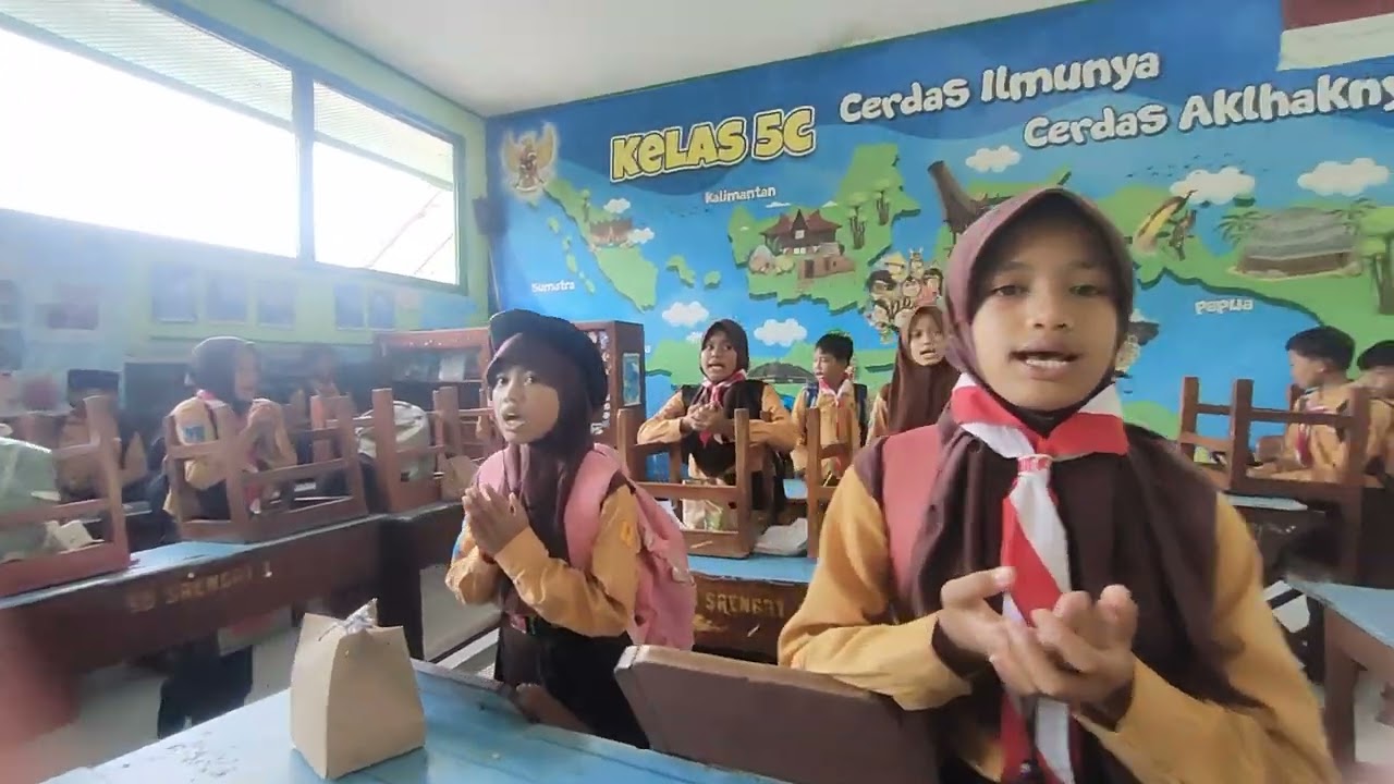 Sehari Berbahasa Jawa (Sari Baja) Kelas 5 