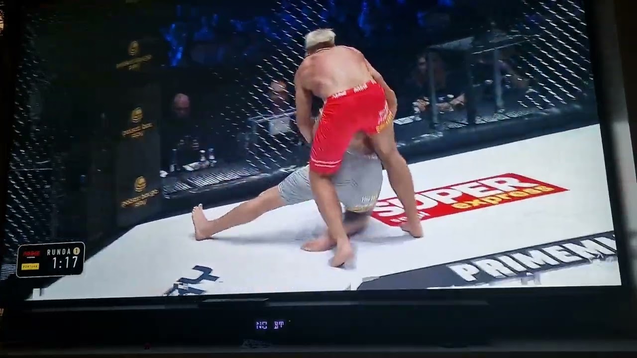 Konrad Skolim Skolimowski vs Emilian Księciunio Bayer całą walka