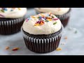 Easy Chocolate Cupcakes - Rich and chocolaty!