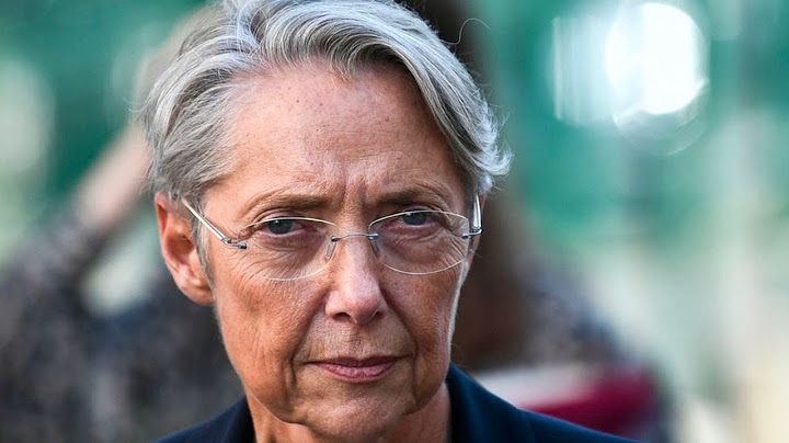 "C'est impossible, c'est infaisable" : à Mayotte, Elisabeth Borne interpellée par des enseignant