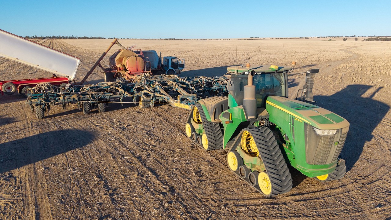 John Deere 9RX Seeding in Western Australia