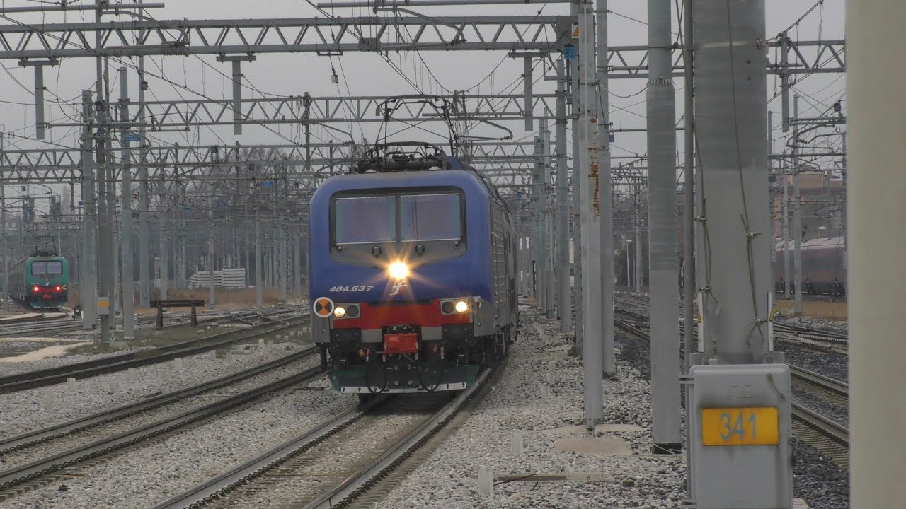 2017-12-10 Venezia Mestre 1/10 - Arrivi, partenze e manovre nello scalo veneto