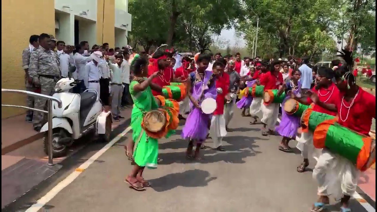 Traditional welcome by Gadchiroli to Prahar party leader Bacchu Kadu Maharashtra news