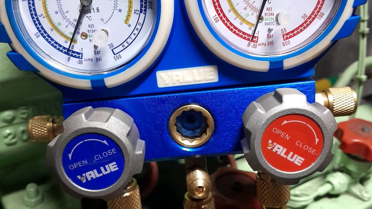 How to use a refrigeration manifold gauges - YouTube