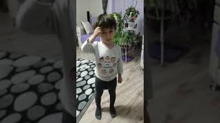 Ambarın kapısına bir tekme