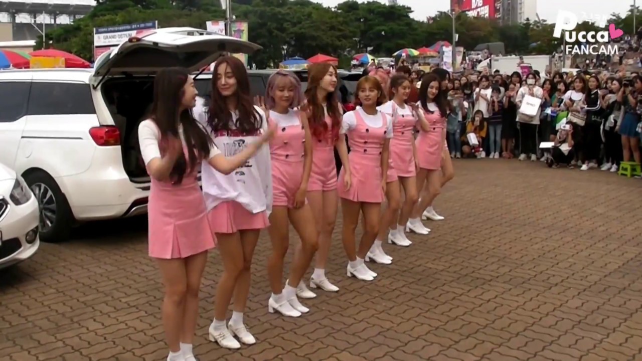 모모랜드 (MOMOLAND) 인천 버스킹  170909