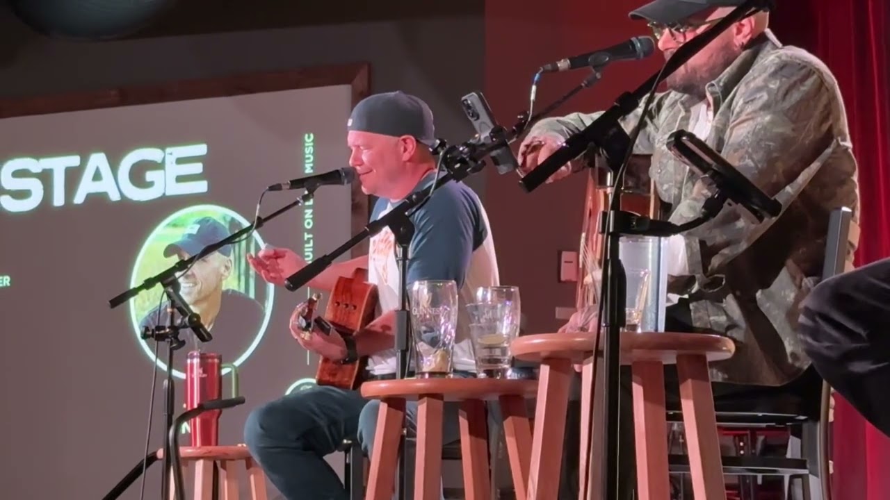 Adam Craig - The Listening Room (Nashville) - Why Can’t She Acoustic 