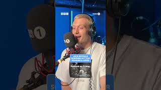 And the surprise act for Reading Festival 2026 is...
Jack Saunders reveals the special guests at @Readingandleedsfestival 2026 - playing Friday 28th August at 2pm.
Official Channel of BBC Radio 1
Here you can find your favourite live performances, the biggest movie stars, amazing interviews and more...
Dont forget to subscribe for more from Radio 1
Follow us on socials:
https://www.instagram.com/bbcradio1/
https://www.tiktok.com/@bbcradio1
#bbcradio1 #royalblood #readingfestival And the surprise act for Reading Festival 2026 is...