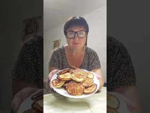 Оладьи с яблоками 😋Рецепт подробно в описании пол видео