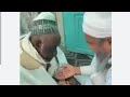 المنحرف الضال محمد الددو يتبرك ببصاق شيخ صوفي 
