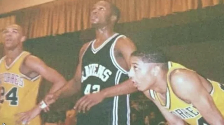 Basketball star Tony Tolbert dies at 50