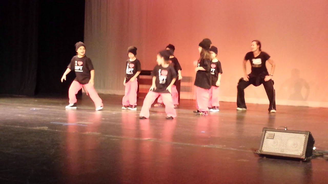 Emma's rehearsal ( Pump it ) YouTube