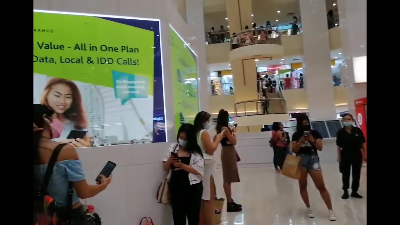 LUCKY PLAZA SINGAPORE ANG TAMBAYAN NG MGA KABABAYAN NATING OFW, TARA AT SILIPIN NIYO.