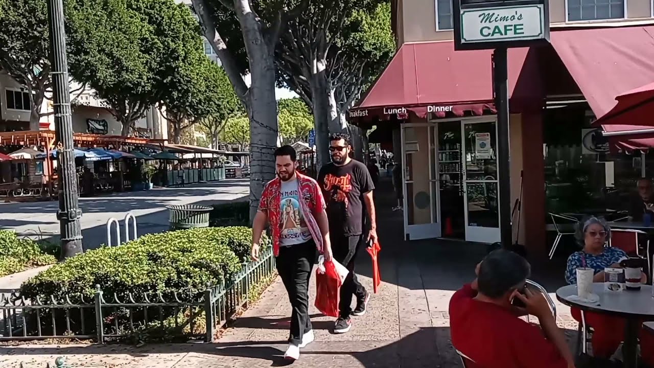 Uptown Whittier, California USA Walking Virtual Tour Vlog 6/10/2022 Friday at 4:45pm