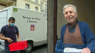 Coronavirus: le livreur de repas, "héros" des seniors isolés à Bordeaux | AFP screenshot 5