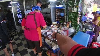 How good is food in Taiwan?  Tastes even better after an adventure on 2 wheels!