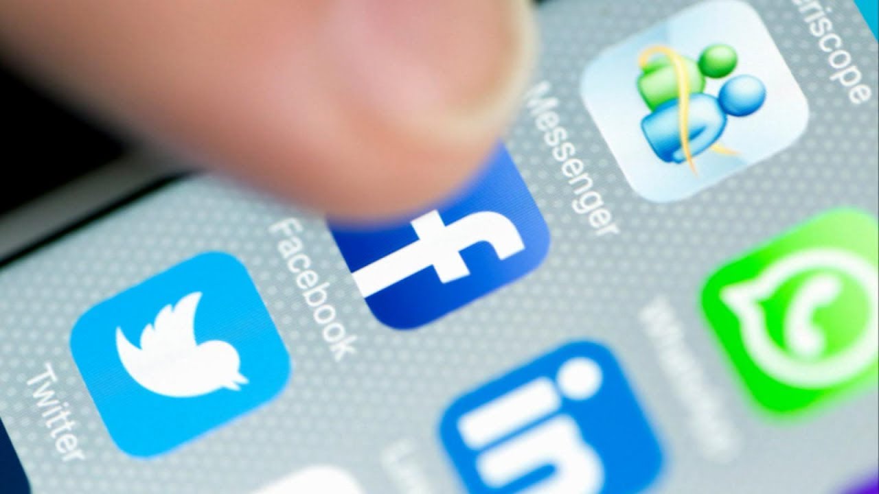 Harvard withdraws acceptances over social media messages