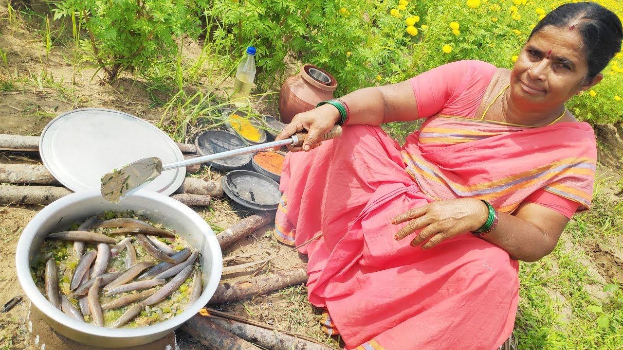 Traditional Fish Curry Recipe Village Style || Fish Curry || Myna Street Food