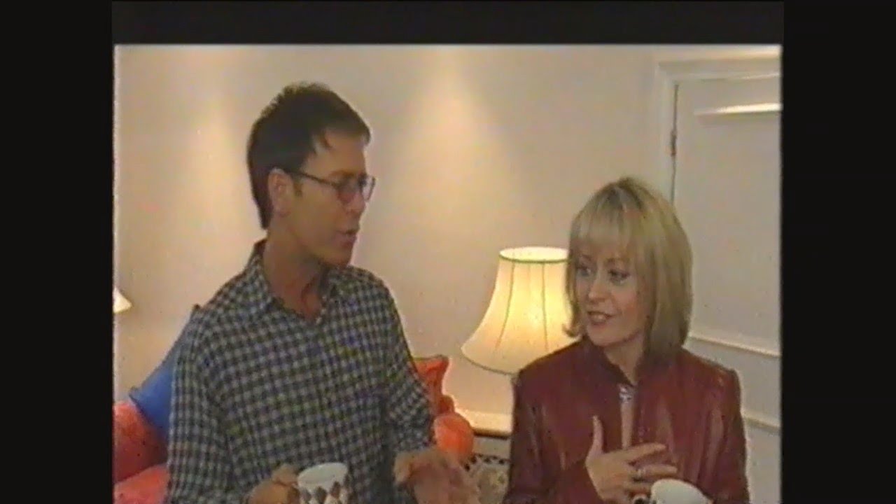 CLIFF RICHARD INTERVIEW AT HOME 1999