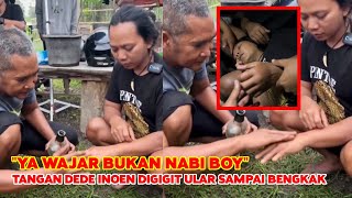 Dede Inoen Digigit Ular Tangannya Sampai Bengkak