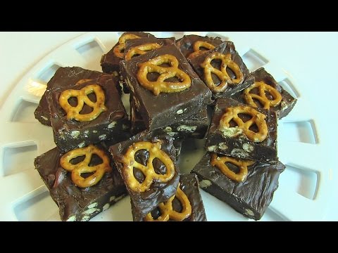 Vídeo: Fudge De Chocolate Fácil Com Pretzels