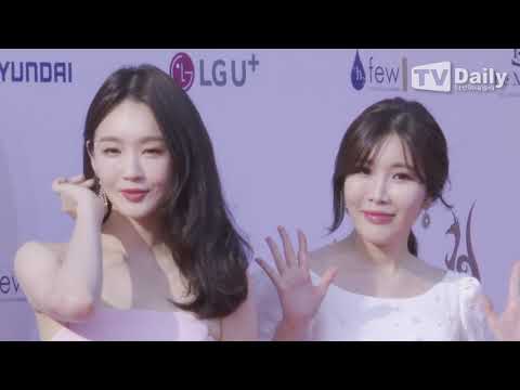 [TD영상] 다비치(Davichi) ‘손하트는 쑥스러운 11년 차 듀오’