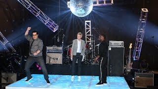 Kevin Hart and Josh Gad Dance Off
