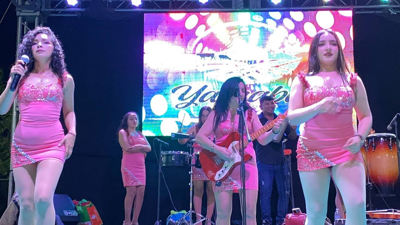 Llegó el tremendo Mix de Quebraditas poniendo a bailar a todo el mundo con Atardecer 