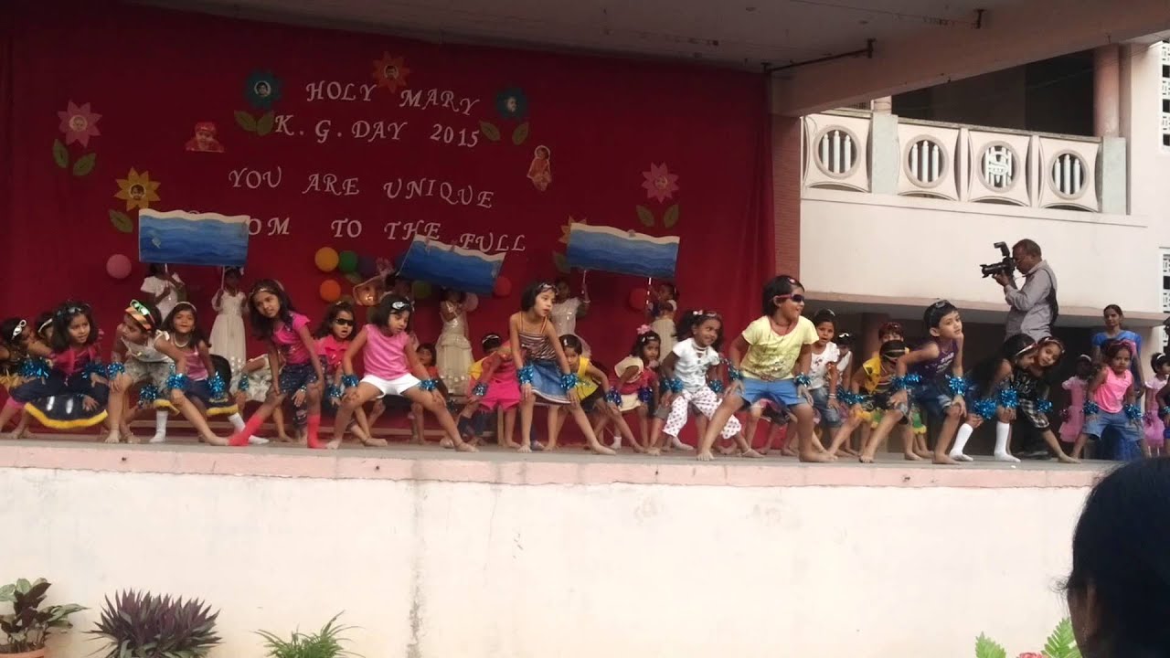 Aaj Blue Hai paani Paani Dance performance by KG students at Holy Mary School KG Day, Hyderabad
