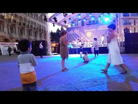 ბათუმობა ერას მოედანი!