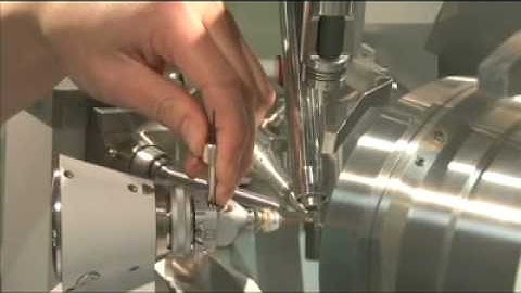 Instrument bolsters research for chemistry students and professors