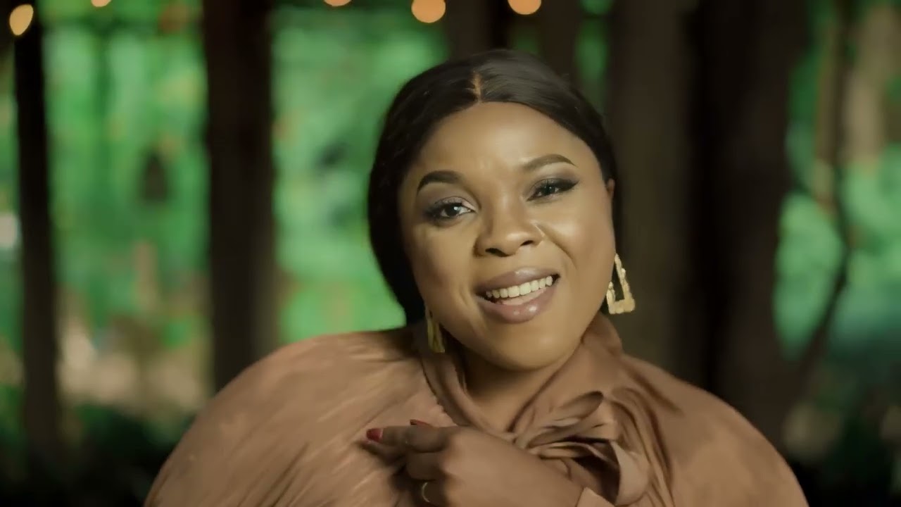 Naissene Mulenda - Nzambe ya Makoki ( clip officiel)