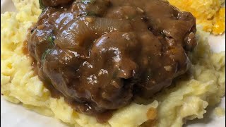 How to make the most delicious Homemade Salisbury Steak! #salisburysteak #homemade #comfortfood