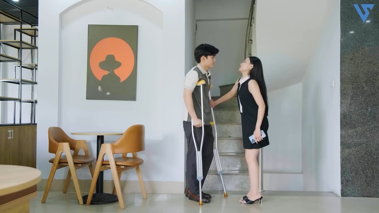 Chủ Tịch Giả Chống Nạng Đi Xem Mắt, Bị Em Gái Khinh Thường Gọi Là Đồ Tàn Tật Và Cái Kết - Tập 852