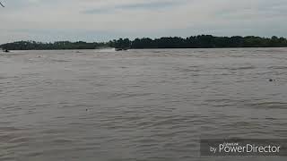 Race Boat Jumping Waves