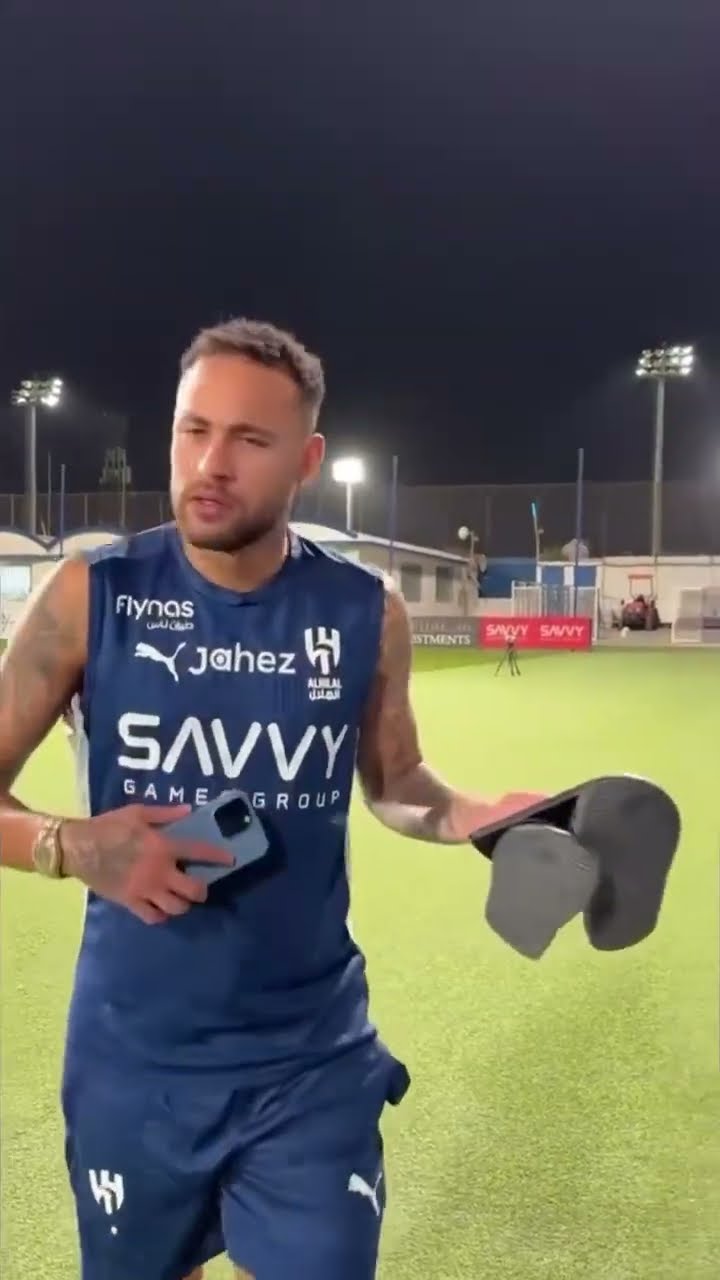 Parece que o Messi compartilhou “Uma Estranha” com o Ney ??