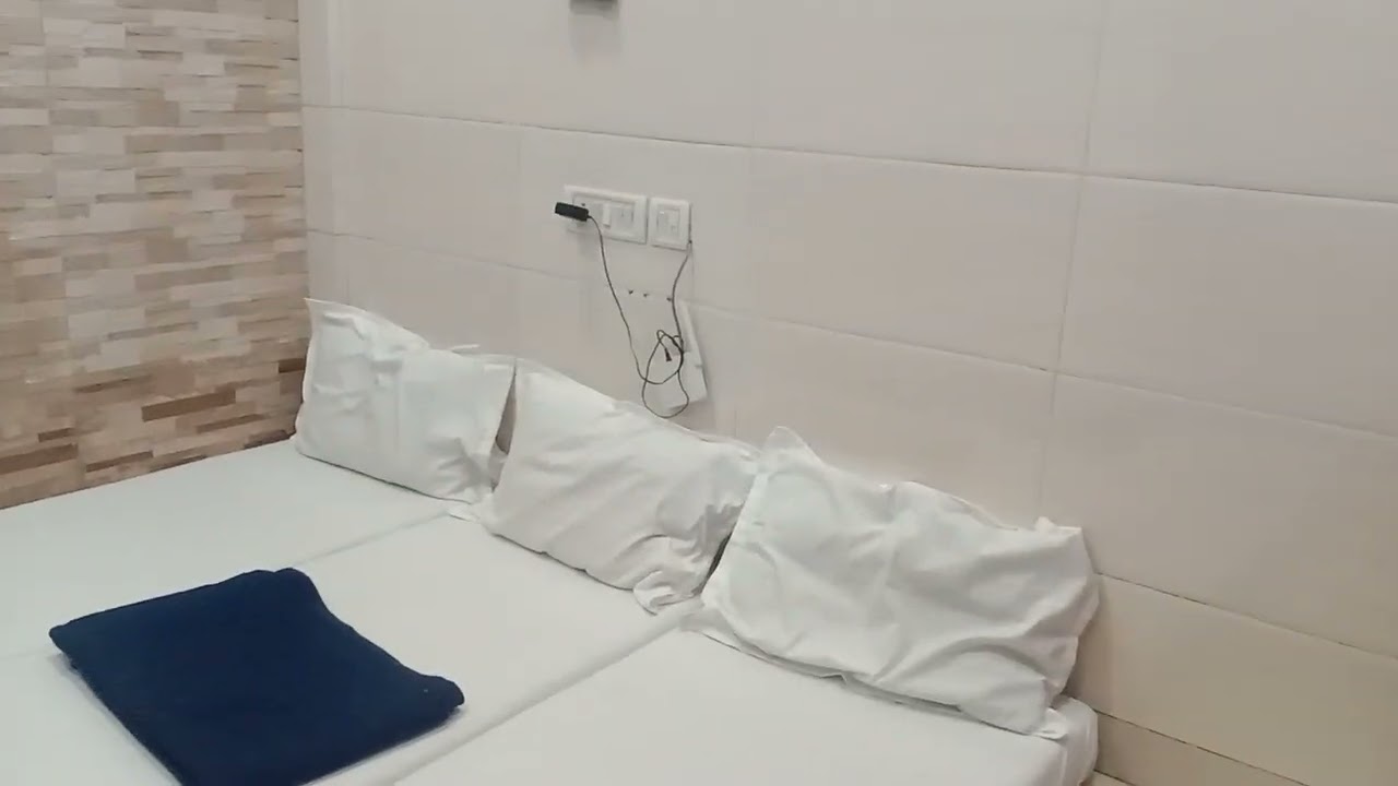 cheap and best hotel 1500 rs per day tent #mumbai #bhindi bazar