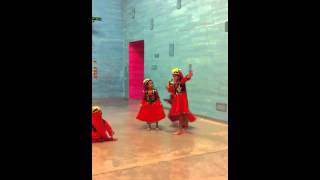 Wahaha,Xinjiang Uyghur Dance
