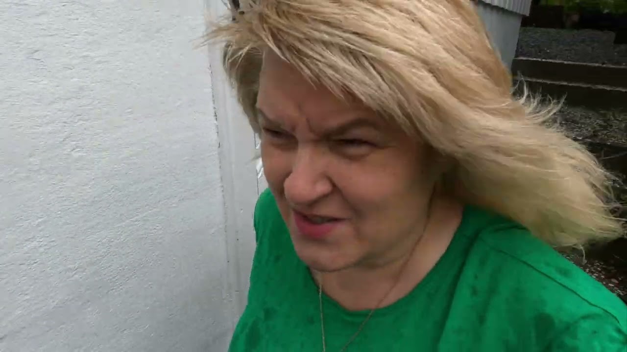 Kaip išmokti taupyti,kas moka mokesčius,pirkiniai,vyras bamba dėl suknelių