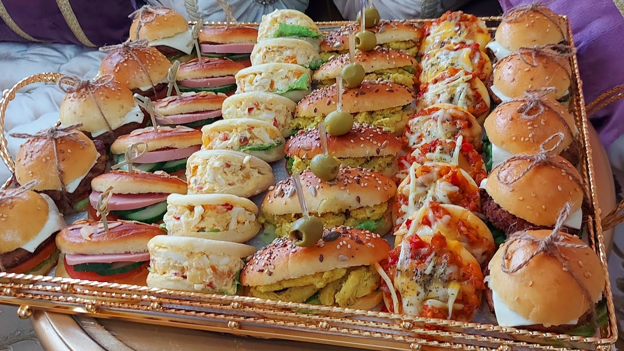 تحت طلبكم🇲🇦بلاطو مملحات من عجينة وحدة👌ديال تحميرت الوجه🥰أكثر من 50حبة بحشوات لديدة💰ذكر ثمن البيع