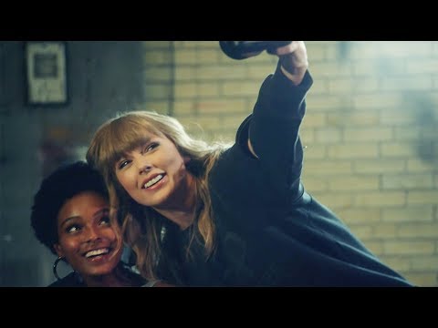 テイラー スウィフトが自撮り 日本のcm初出演 Instax新cm Now Or Never 篇 30秒 Youtube