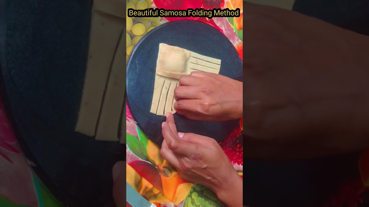Beautiful Samosa Folding Method ♥