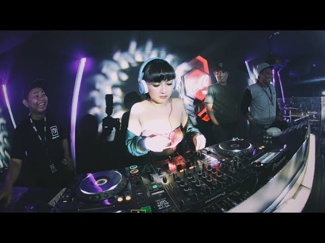 DJ SPECIAL MALAM TAHUN BARU 2018 ¦ BASS BREAKBEAT 2018 MIXTAPE REMIX class=