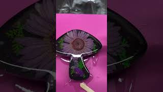 Creating an Epoxy Resin Sun Catcher | DIY Floral Inspo